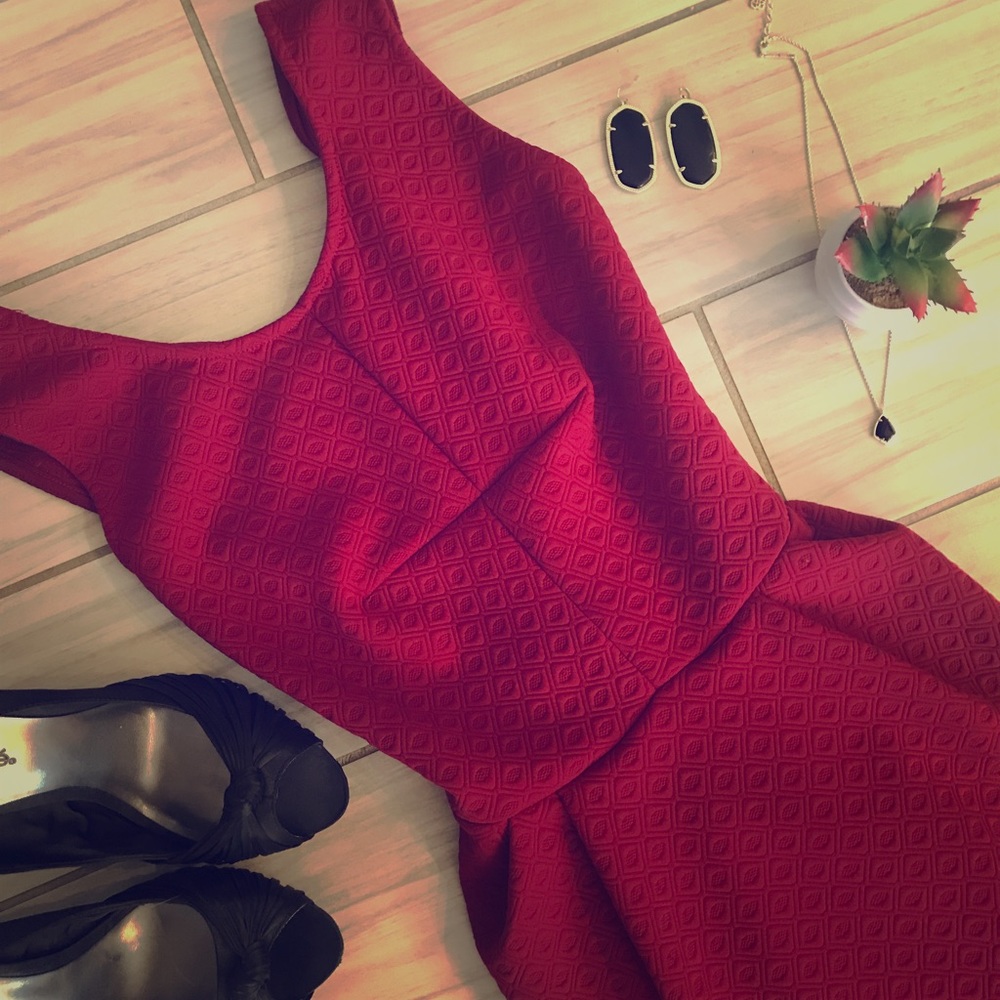 LN Gilli Red Cross Back Dress